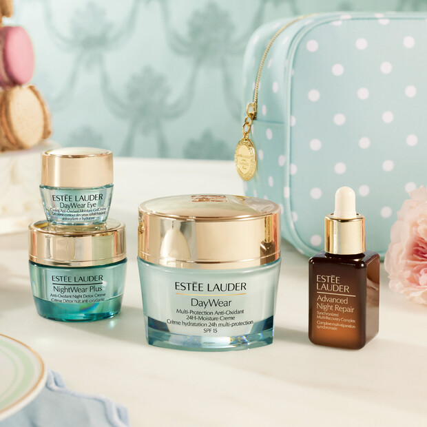Buy Estée Lauder Daywear Mother's Day Gift Set | Beauty Plaza
