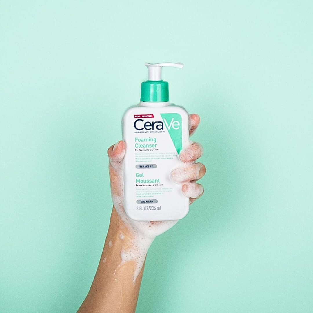 Quel nettoyant pour le visage CeraVe convient à mon type de peau? 